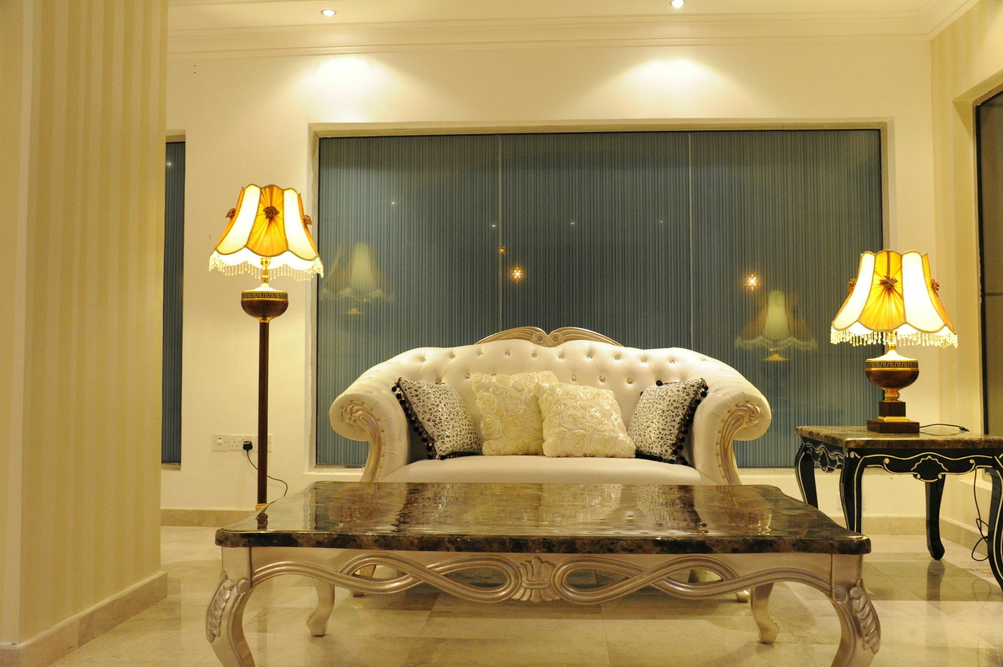 Pioneer Hotel apartamentowy Maskat